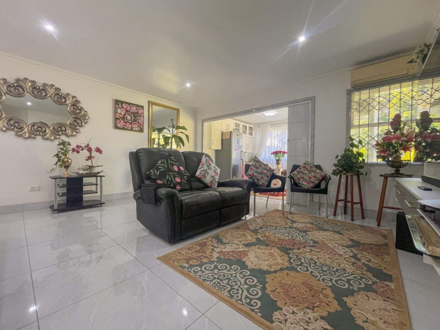 2 Bedroom Property for Sale in Sunningdale KwaZulu-Natal