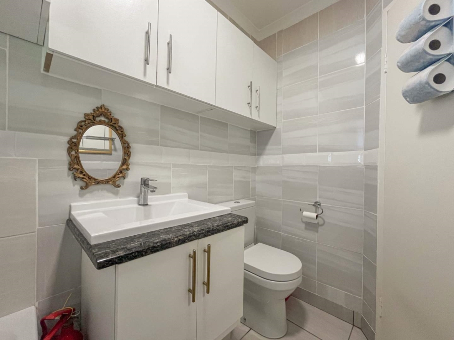 2 Bedroom Property for Sale in Sunningdale KwaZulu-Natal