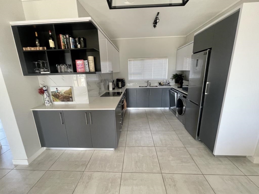 To Let 2 Bedroom Property for Rent in Izinga Ridge KwaZulu-Natal