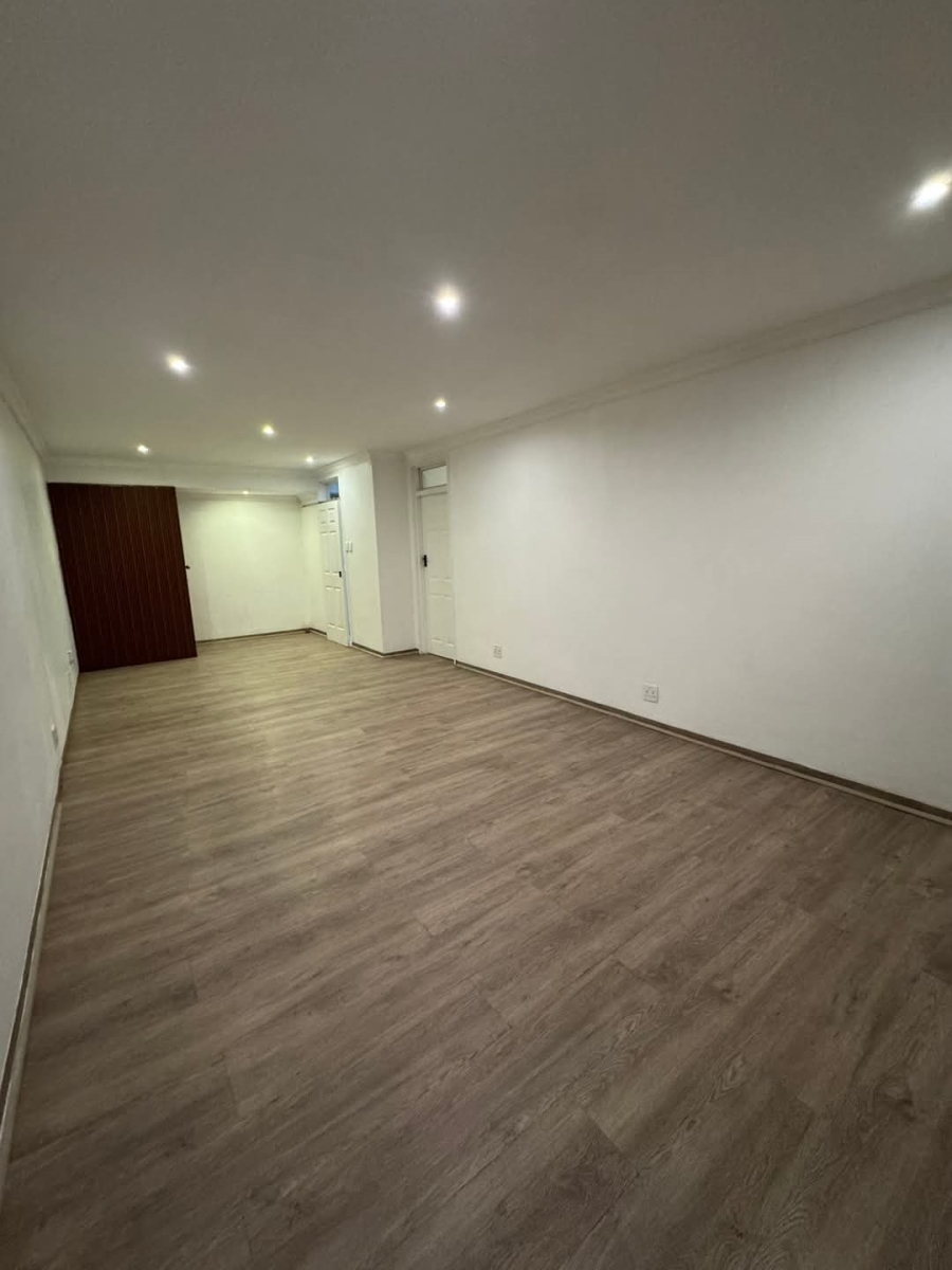 To Let 3 Bedroom Property for Rent in Kloof KwaZulu-Natal