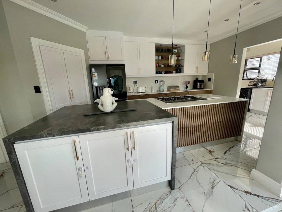 To Let 5 Bedroom Property for Rent in Herrwood Park KwaZulu-Natal