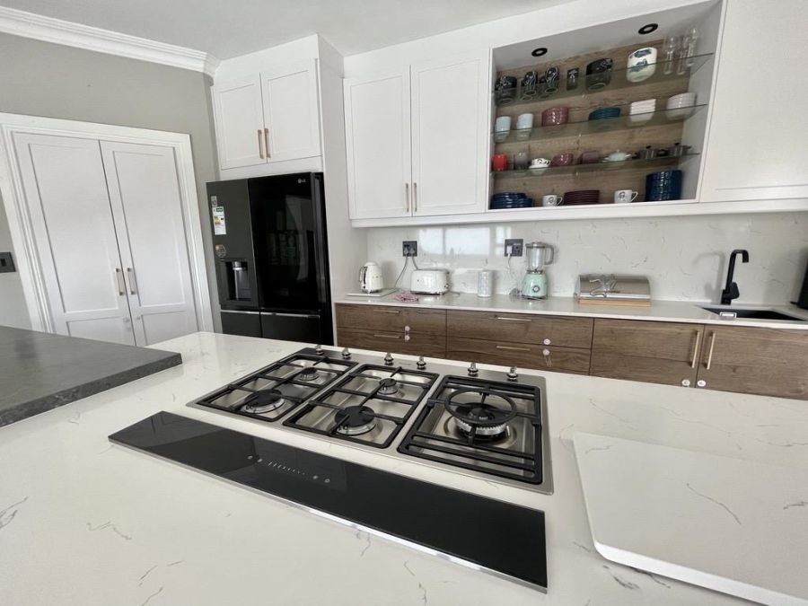To Let 5 Bedroom Property for Rent in Herrwood Park KwaZulu-Natal