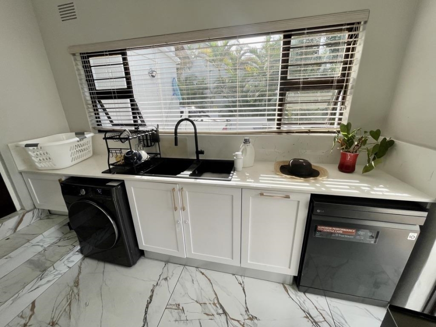 To Let 5 Bedroom Property for Rent in Herrwood Park KwaZulu-Natal