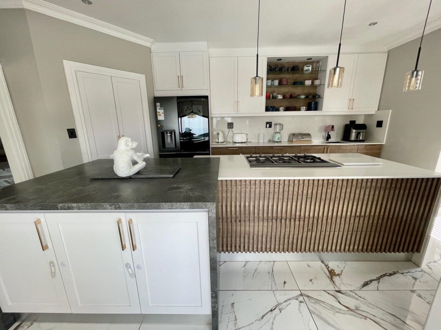 To Let 5 Bedroom Property for Rent in Herrwood Park KwaZulu-Natal