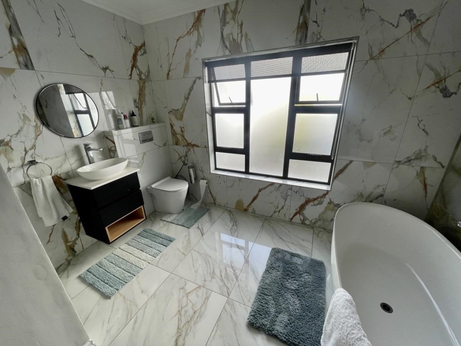 To Let 5 Bedroom Property for Rent in Herrwood Park KwaZulu-Natal