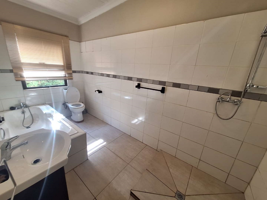 3 Bedroom Property for Sale in Kloof KwaZulu-Natal