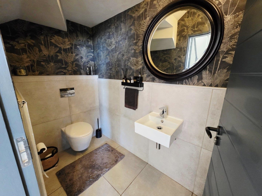 4 Bedroom Property for Sale in Kloof KwaZulu-Natal