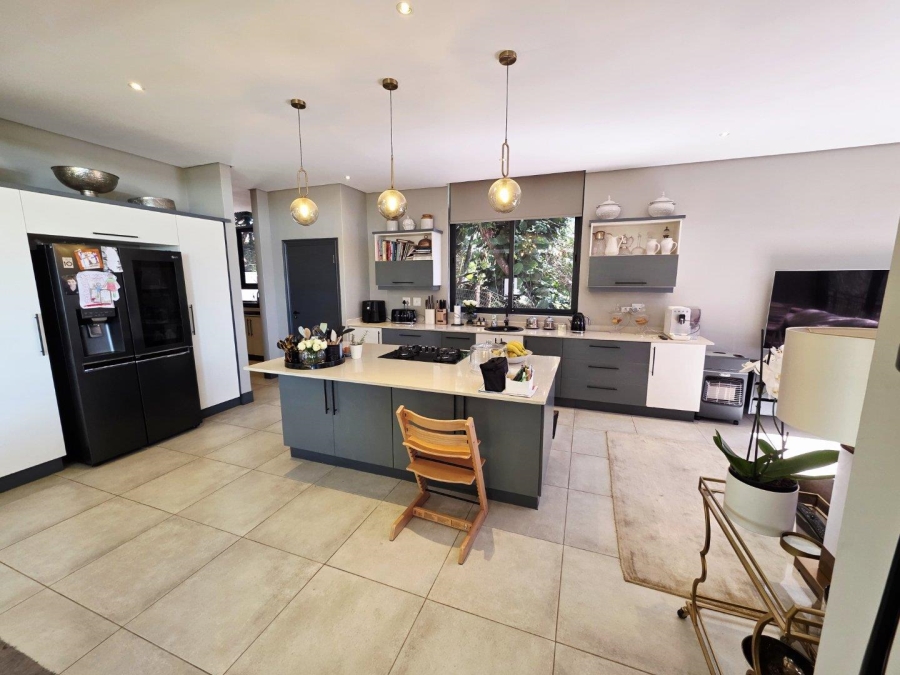 4 Bedroom Property for Sale in Kloof KwaZulu-Natal