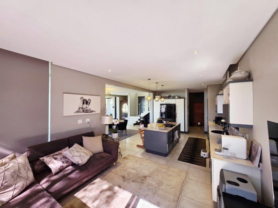 4 Bedroom Property for Sale in Kloof KwaZulu-Natal