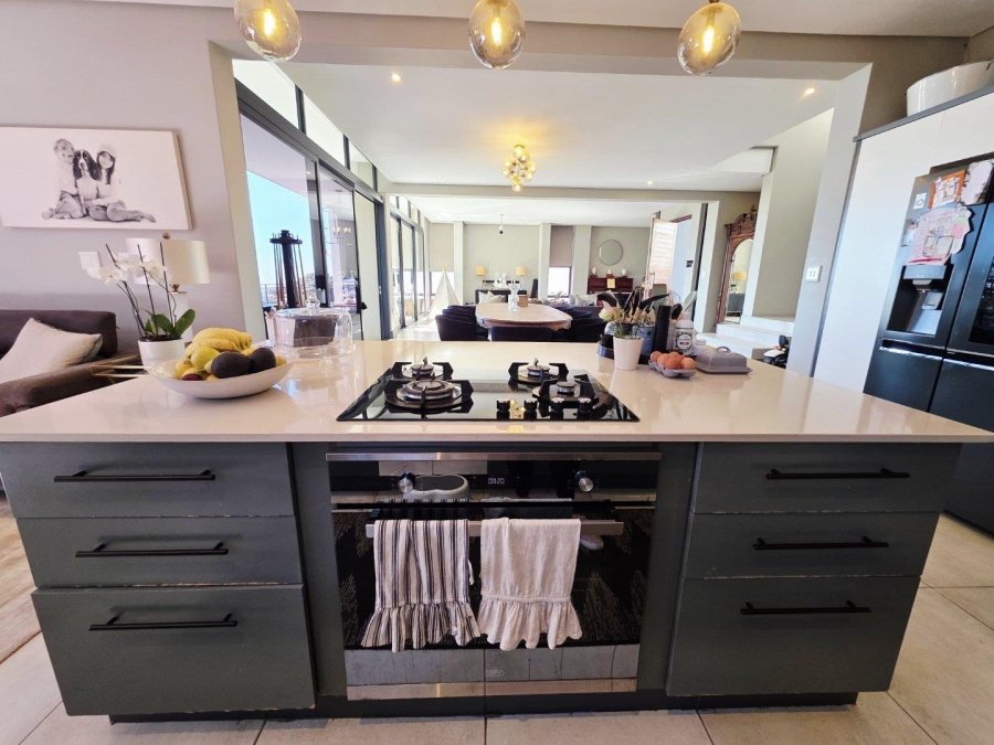 4 Bedroom Property for Sale in Kloof KwaZulu-Natal