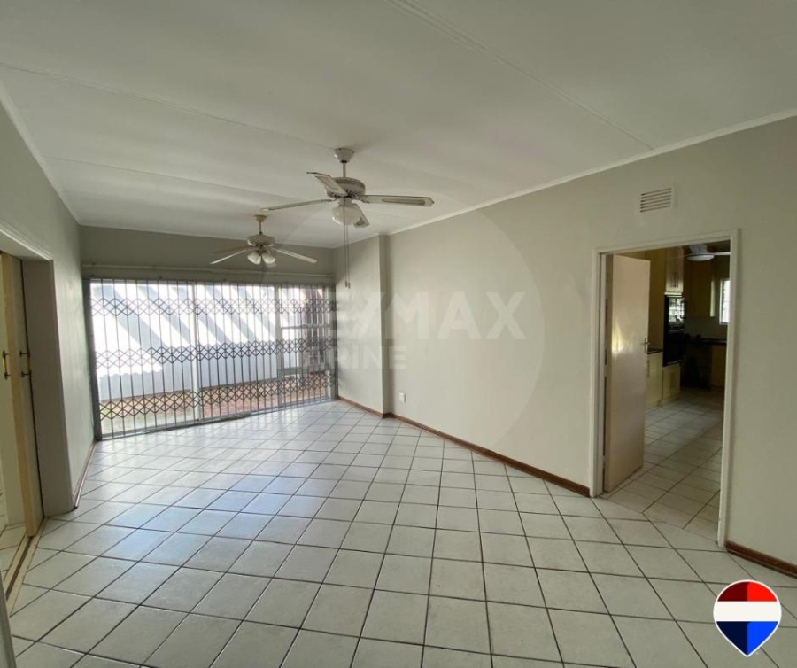 To Let 4 Bedroom Property for Rent in Meer En See KwaZulu-Natal