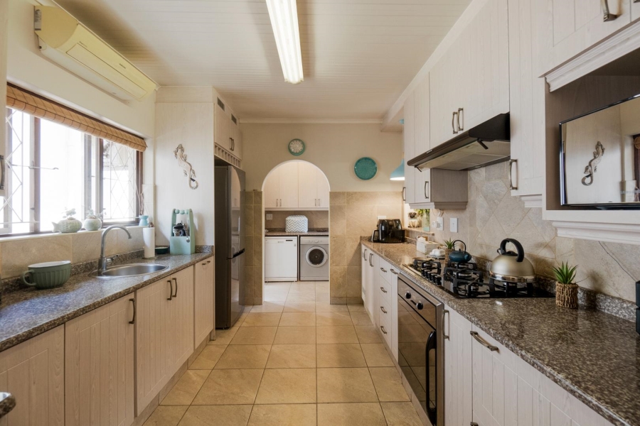 4 Bedroom Property for Sale in Amanzimtoti KwaZulu-Natal