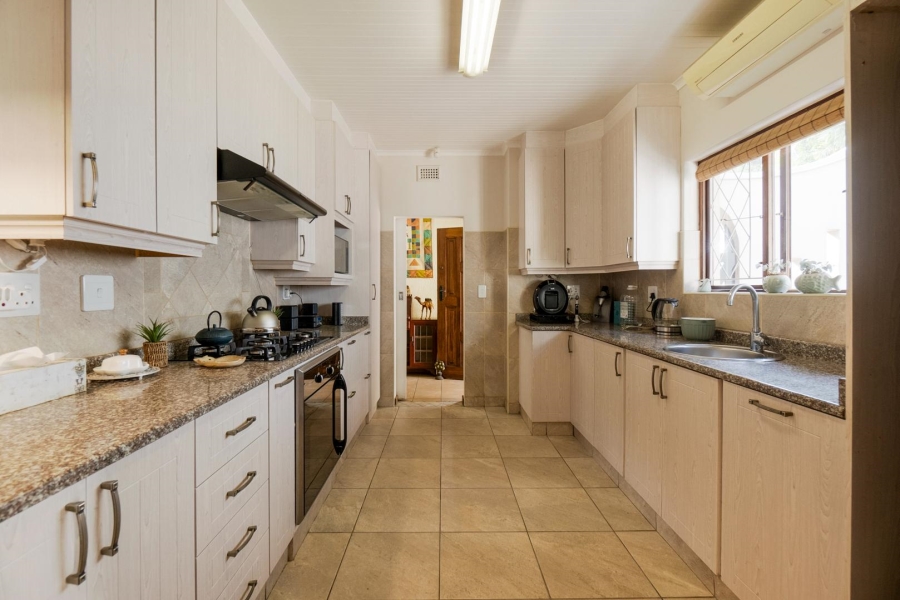 4 Bedroom Property for Sale in Amanzimtoti KwaZulu-Natal