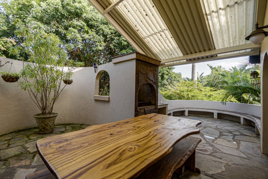 4 Bedroom Property for Sale in Amanzimtoti KwaZulu-Natal