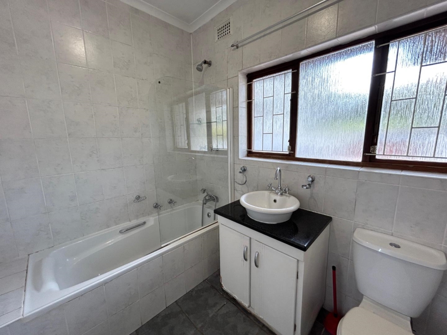 To Let 4 Bedroom Property for Rent in Hillcrest KwaZulu-Natal