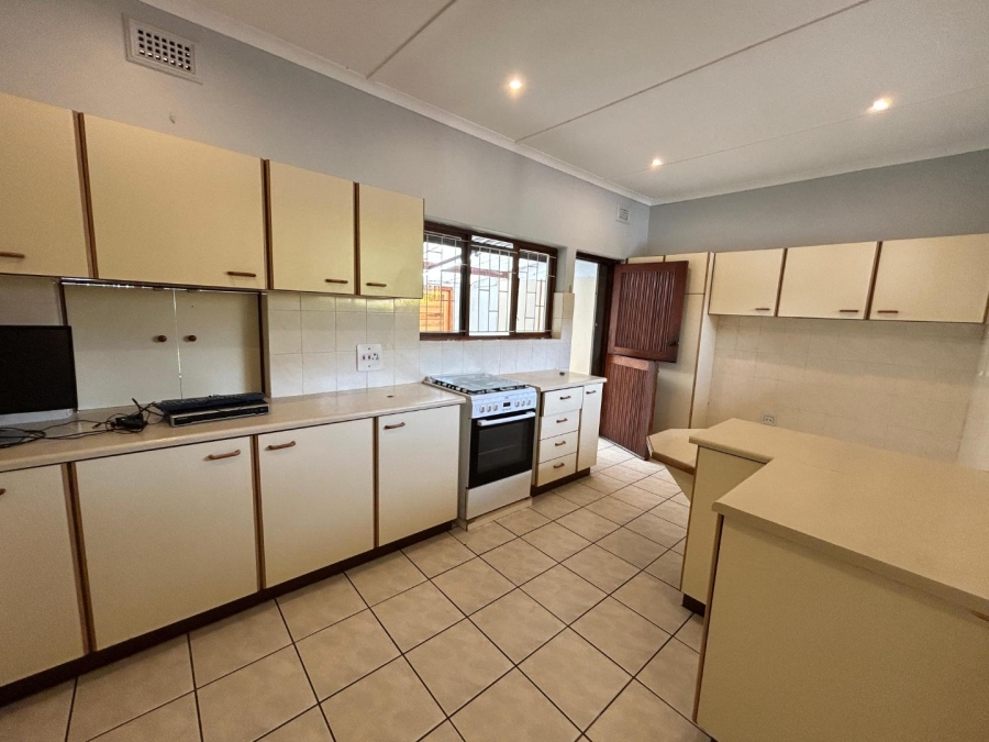 To Let 4 Bedroom Property for Rent in Hillcrest KwaZulu-Natal