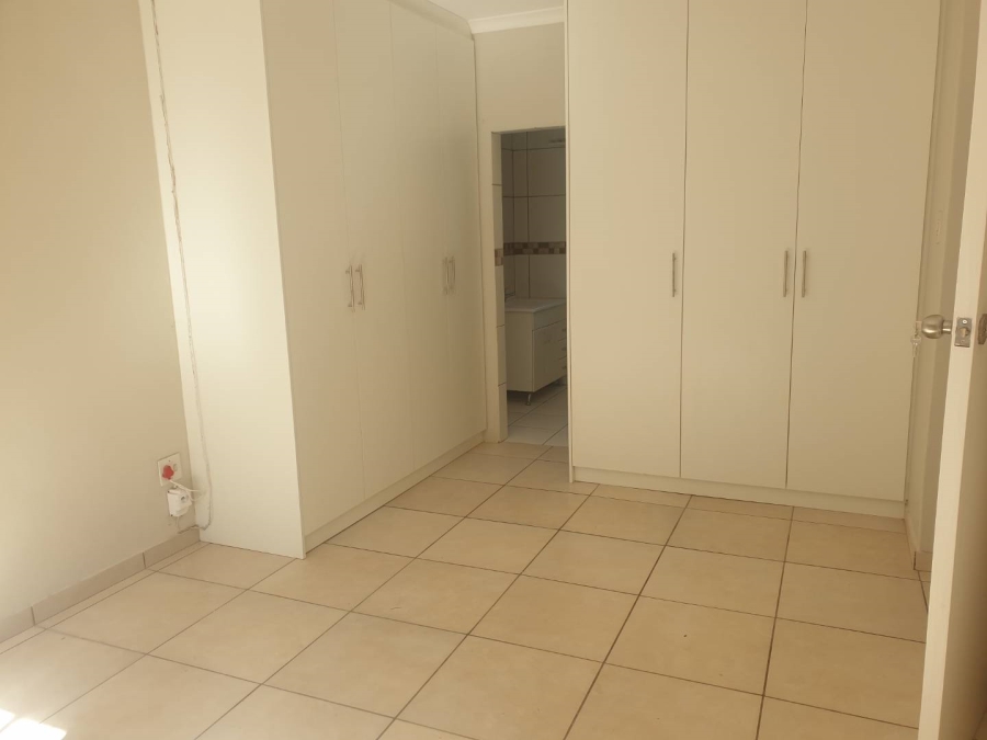 To Let 3 Bedroom Property for Rent in Kloof KwaZulu-Natal