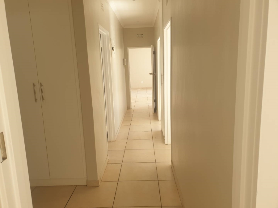To Let 3 Bedroom Property for Rent in Kloof KwaZulu-Natal
