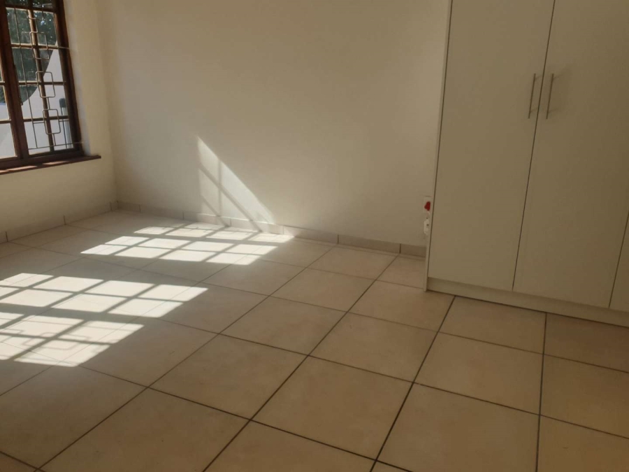 To Let 3 Bedroom Property for Rent in Kloof KwaZulu-Natal