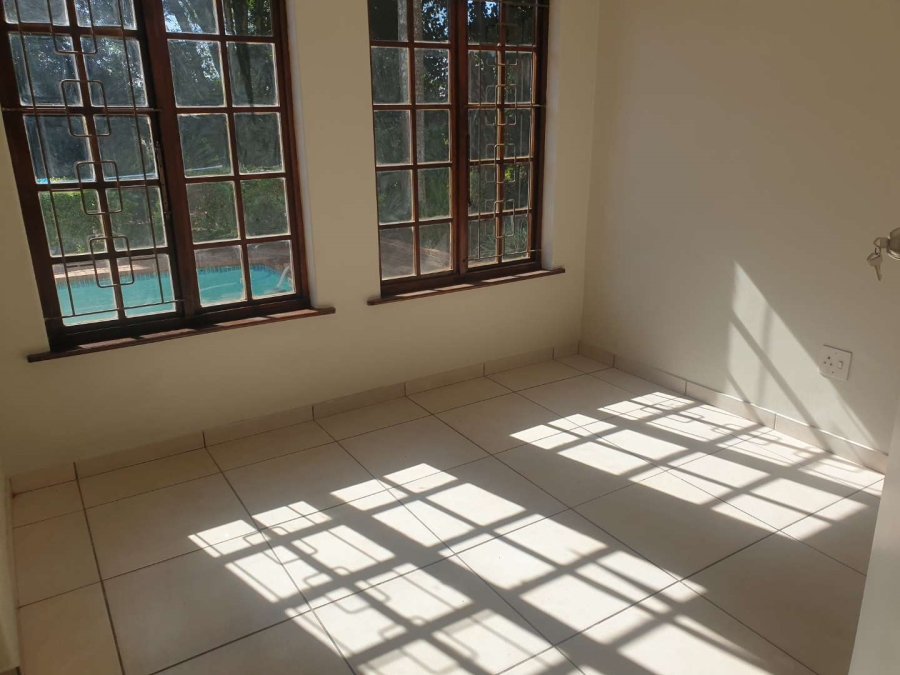 To Let 3 Bedroom Property for Rent in Kloof KwaZulu-Natal