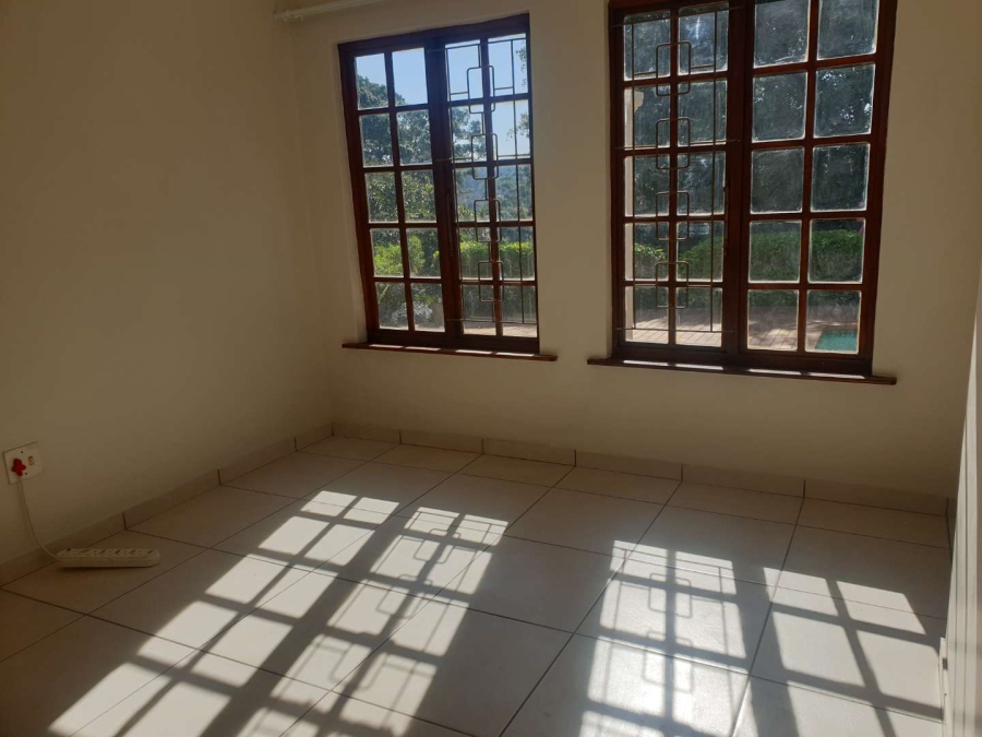 To Let 3 Bedroom Property for Rent in Kloof KwaZulu-Natal