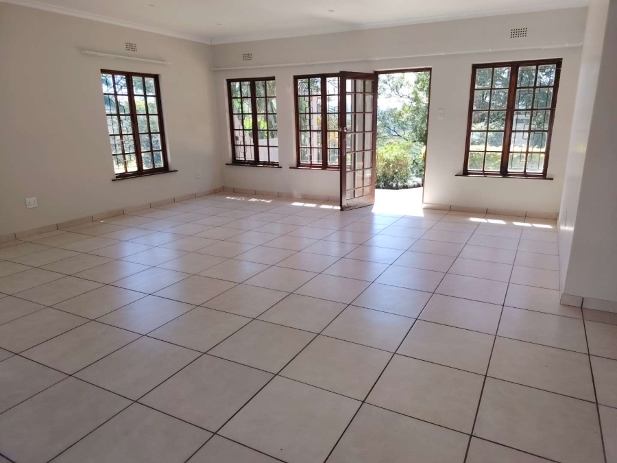 To Let 4 Bedroom Property for Rent in Kloof KwaZulu-Natal