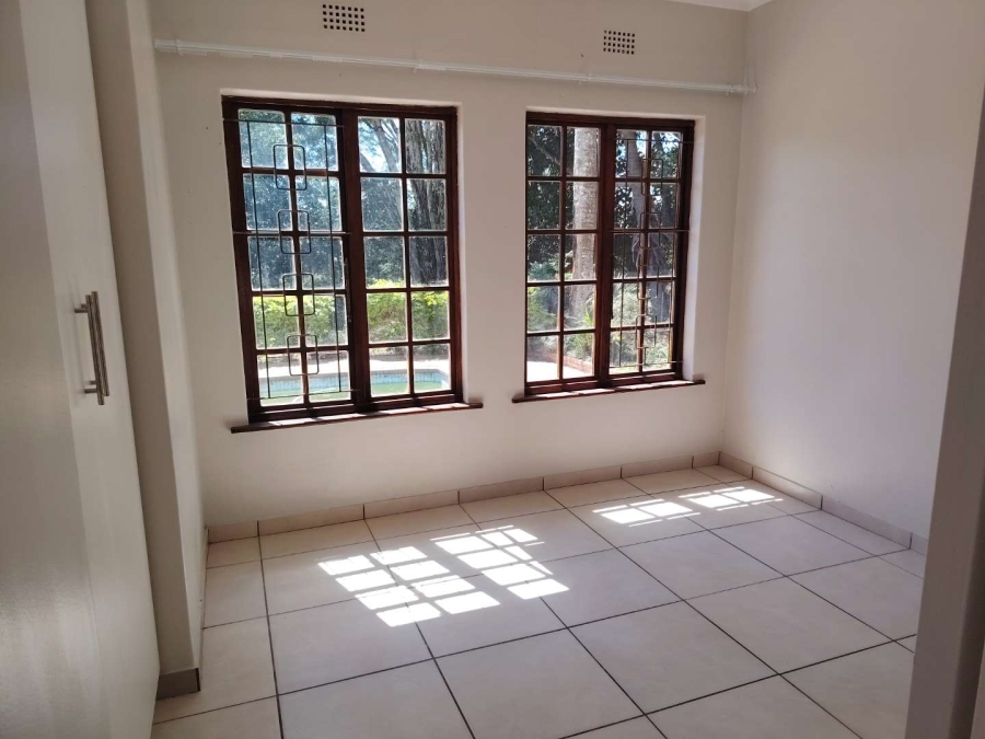 To Let 4 Bedroom Property for Rent in Kloof KwaZulu-Natal
