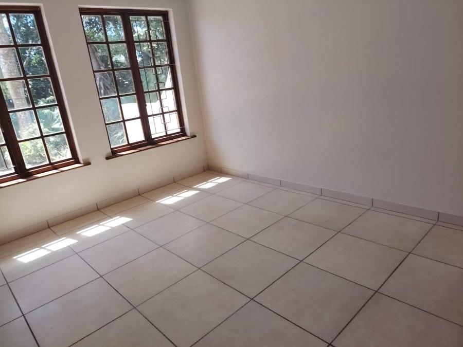 To Let 4 Bedroom Property for Rent in Kloof KwaZulu-Natal