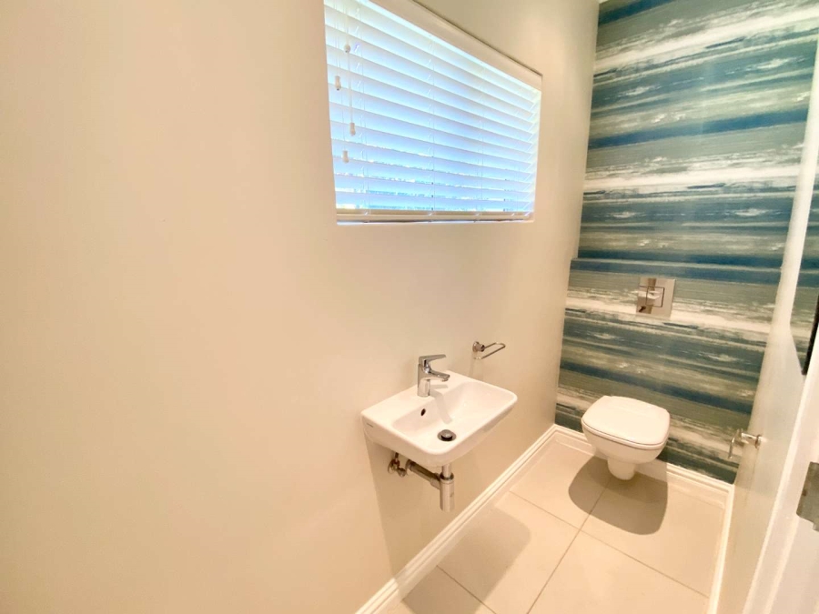 4 Bedroom Property for Sale in Umhlanga KwaZulu-Natal