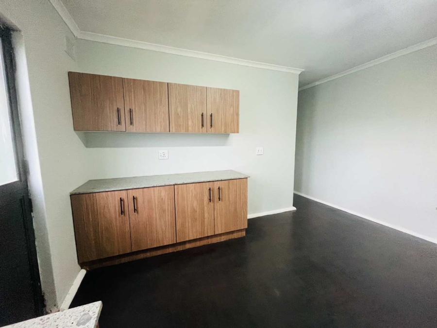 To Let 1 Bedroom Property for Rent in Athlone KwaZulu-Natal