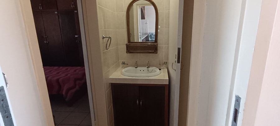 2 Bedroom Property for Sale in Uvongo KwaZulu-Natal