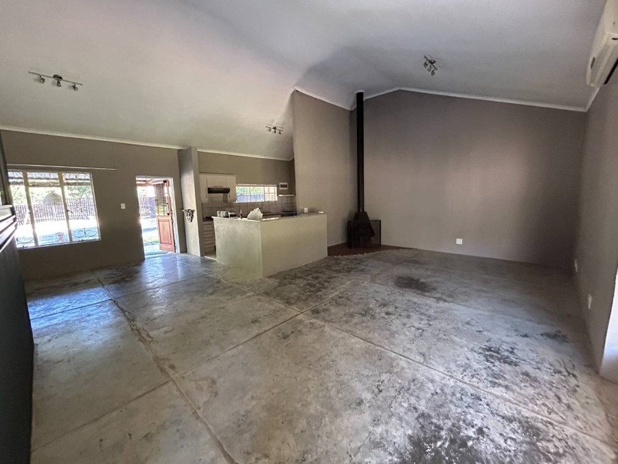 To Let 4 Bedroom Property for Rent in Hillcrest KwaZulu-Natal