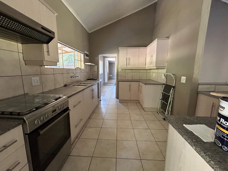 To Let 4 Bedroom Property for Rent in Hillcrest KwaZulu-Natal