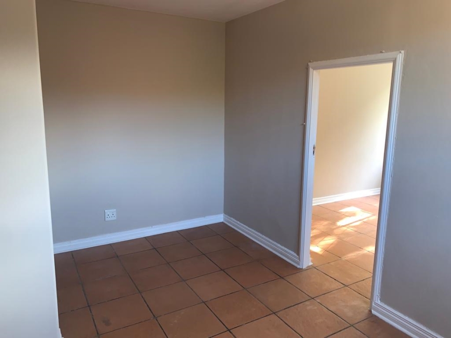 To Let 1 Bedroom Property for Rent in Essenwood KwaZulu-Natal