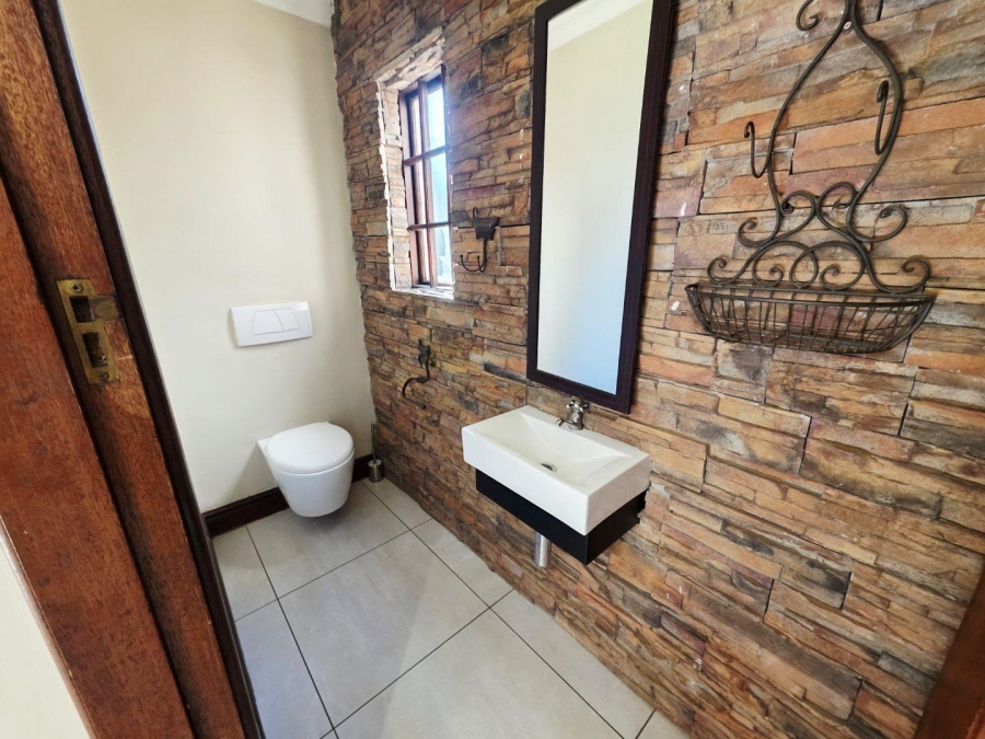 To Let 4 Bedroom Property for Rent in Hillcrest KwaZulu-Natal