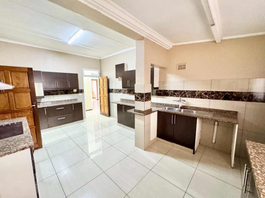 To Let 3 Bedroom Property for Rent in Umhlanga KwaZulu-Natal