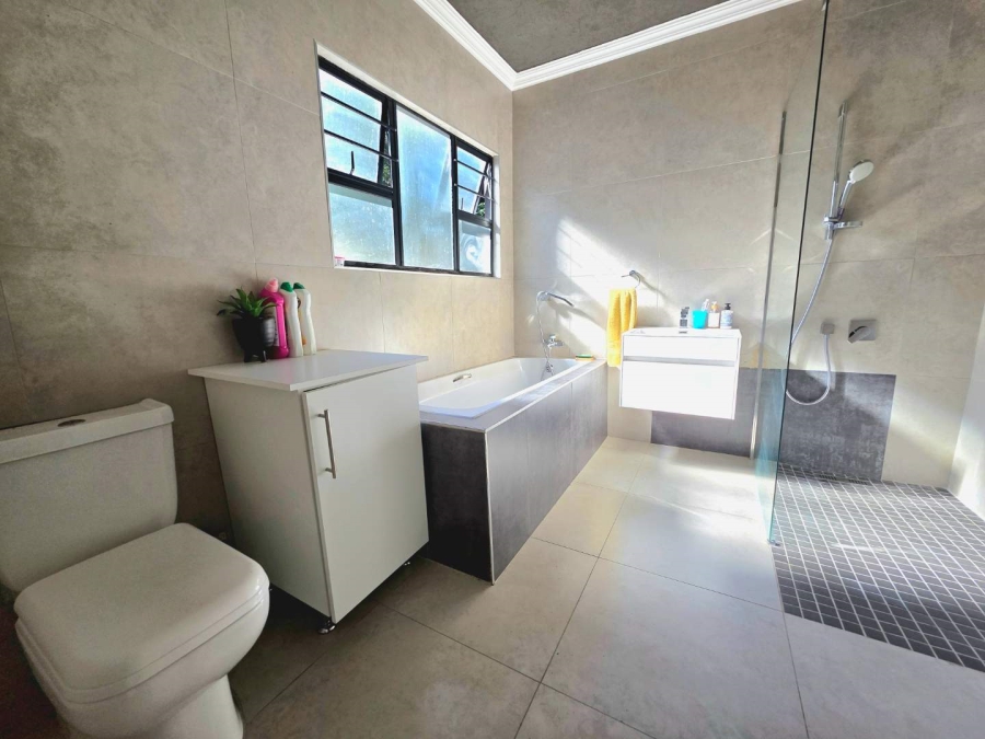 4 Bedroom Property for Sale in Forest Hills KwaZulu-Natal