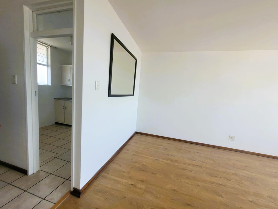 2 Bedroom Property for Sale in Essenwood KwaZulu-Natal