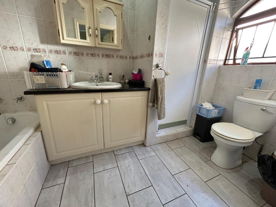 To Let 2 Bedroom Property for Rent in Le Domaine KwaZulu-Natal