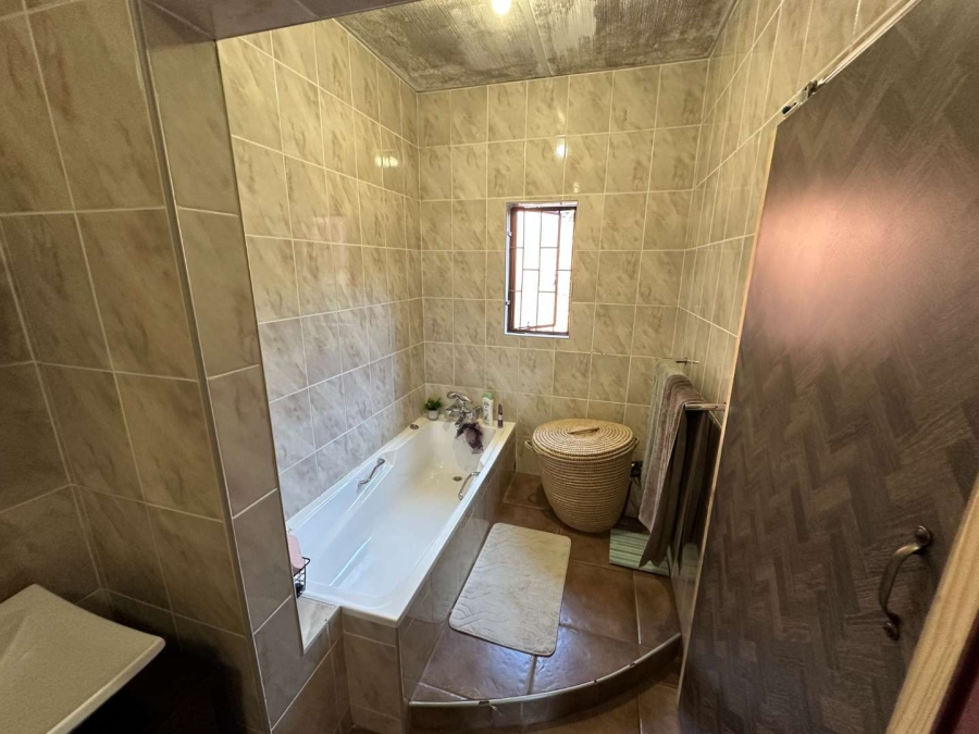4 Bedroom Property for Sale in Glencoe KwaZulu-Natal