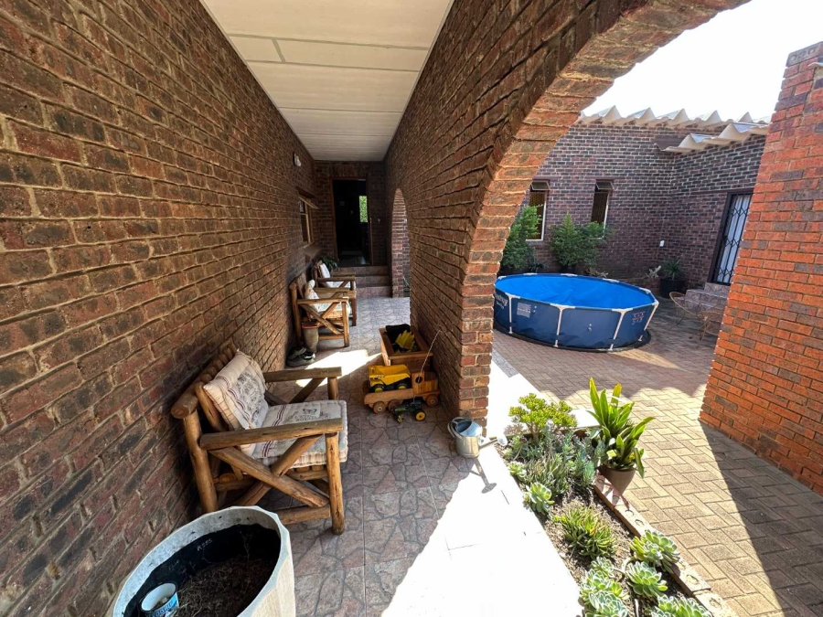 4 Bedroom Property for Sale in Glencoe KwaZulu-Natal