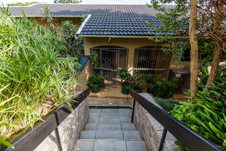 4 Bedroom Property for Sale in Amanzimtoti KwaZulu-Natal