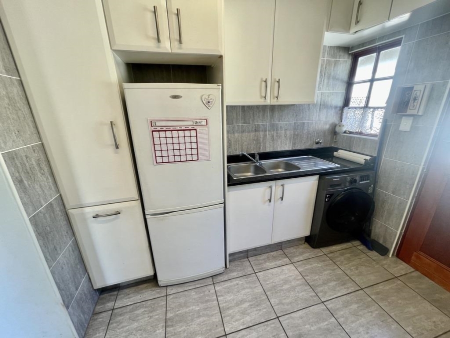 3 Bedroom Property for Sale in Sunningdale KwaZulu-Natal