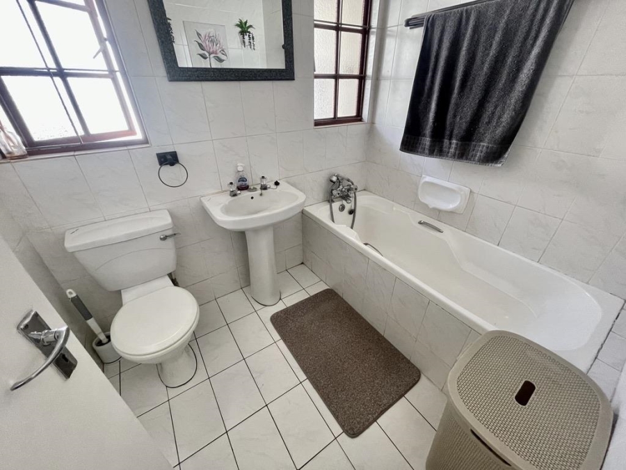 3 Bedroom Property for Sale in Sunningdale KwaZulu-Natal