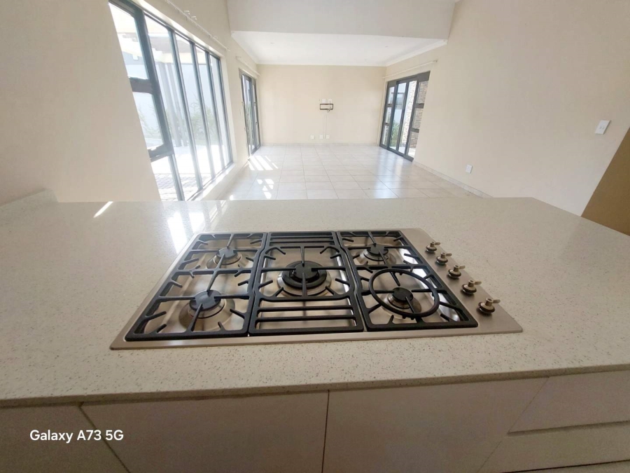 To Let 4 Bedroom Property for Rent in Palm Lakes Estate KwaZulu-Natal