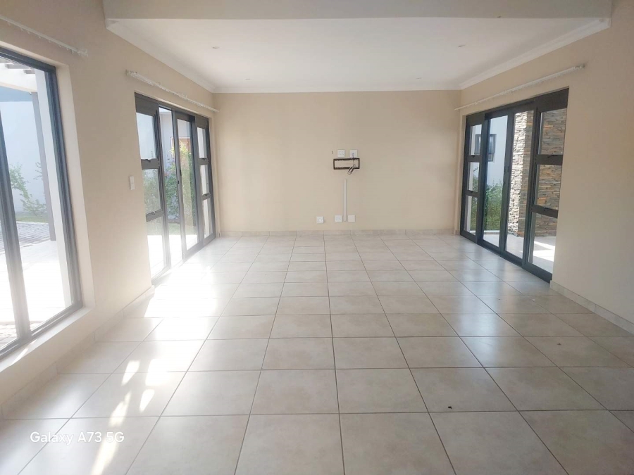 To Let 4 Bedroom Property for Rent in Palm Lakes Estate KwaZulu-Natal