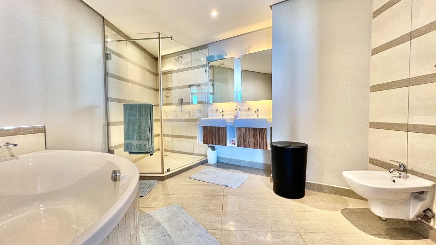 To Let 4 Bedroom Property for Rent in Umhlanga KwaZulu-Natal