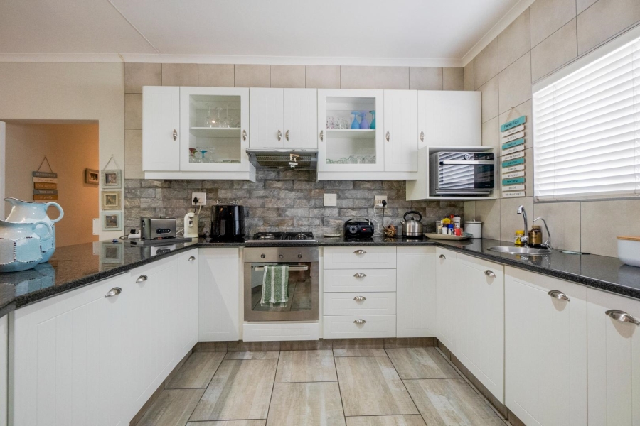 4 Bedroom Property for Sale in Amanzimtoti KwaZulu-Natal