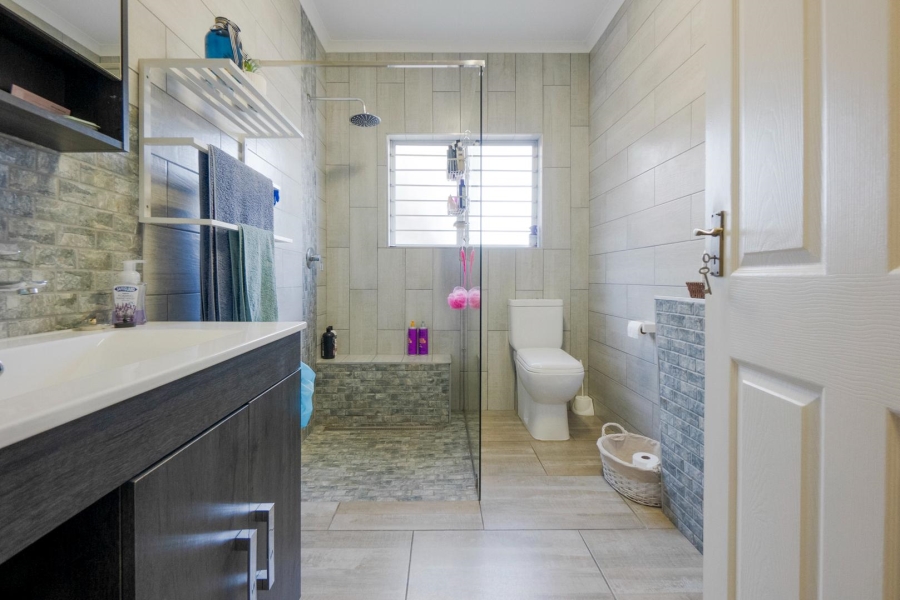 4 Bedroom Property for Sale in Amanzimtoti KwaZulu-Natal