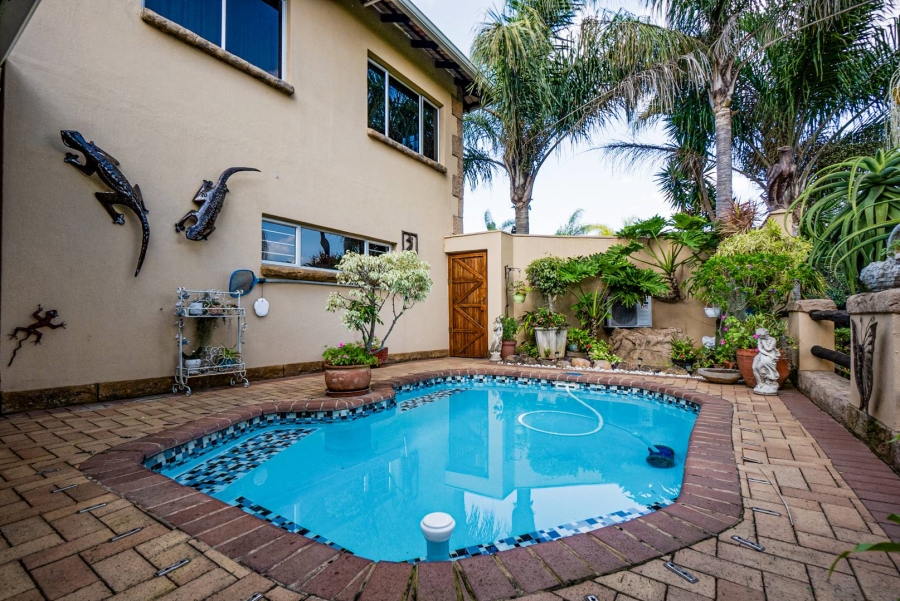 4 Bedroom Property for Sale in Amanzimtoti KwaZulu-Natal